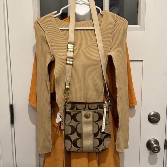 Vintage Signature Tan Gold Stripe Coach Swingback - Picture 5 of 16